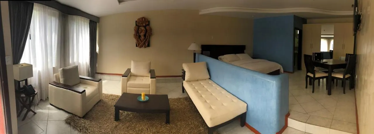 Chaupimundo Hotel Quito 0*,